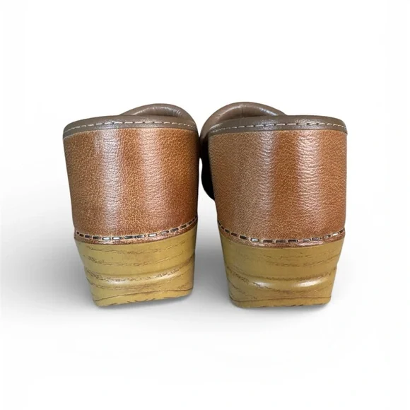 Dansko Professional Honey Distressed Clog size 39 or 8.5/9 | Never Worn - Picture 3 of 9